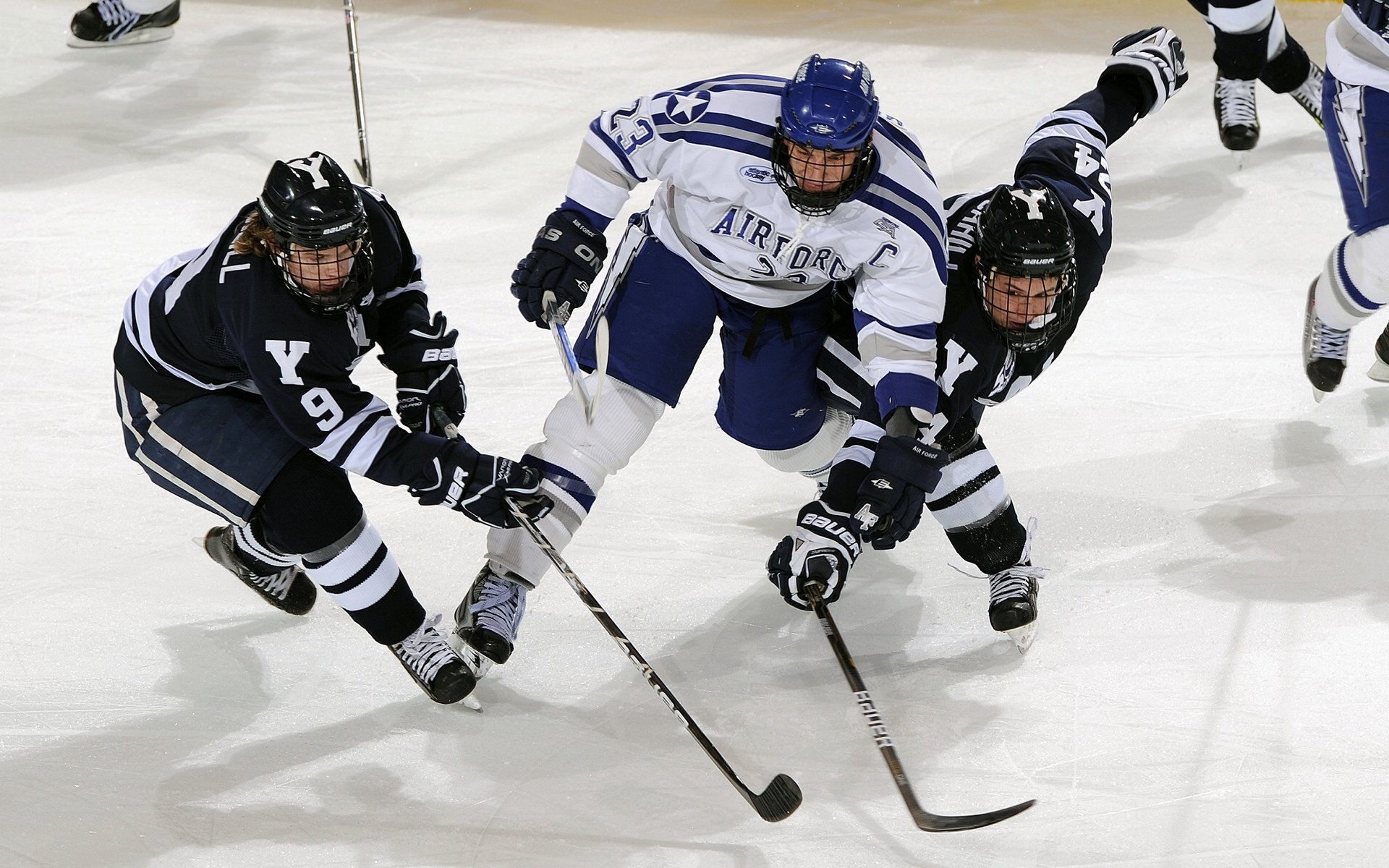 全员参战：年轻球员如何在关键时刻挺身而出？，全面球员